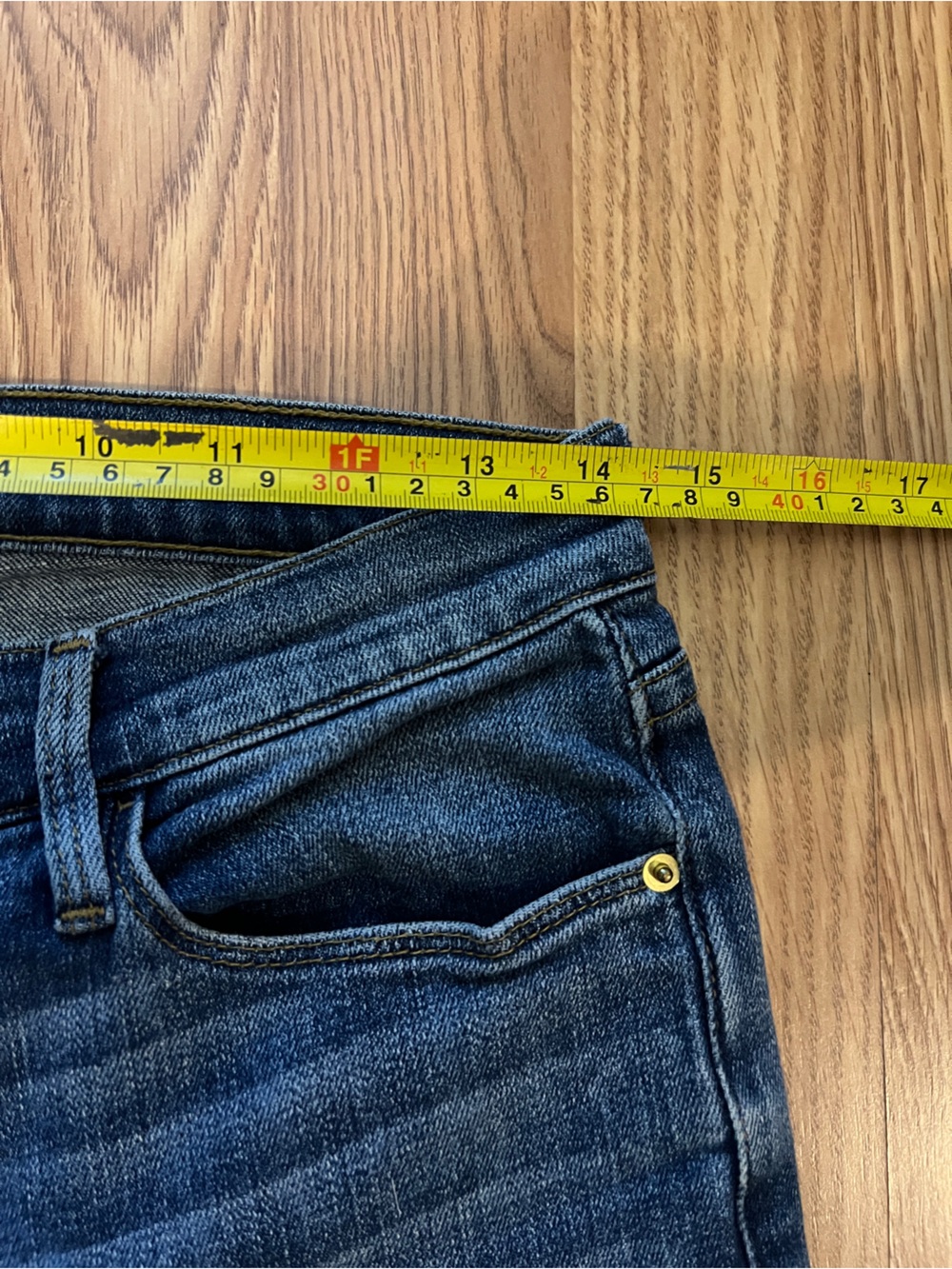 Frame size 28 Denim Dark Blue Frayed Ankle Crop Jeans - Picture 4 of 7